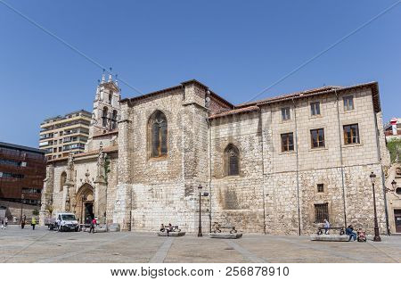 Burgos, Spain - April 24, 2018: Historic San Lesmes Church In The Center Of Burgos, Spain