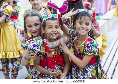 Khiva, Uzbekistan - August 26, 2018: Folk Dancers Performs Traditional Dance At Local Festivals.