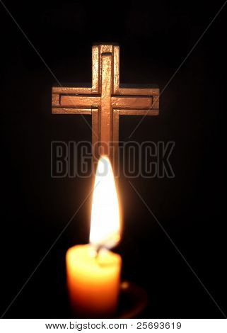 Croce e candele