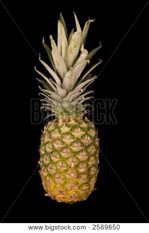Ananas su nero