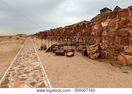 Akyrtas Palace Complex, The Palace Fortification Of Akyrtas, Footpath Along An Ancient Wall