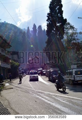 Ghoom, India- December 27, 2019: Cars Standing On Traffic On A Foggy Morning At Autumn And Winter Se
