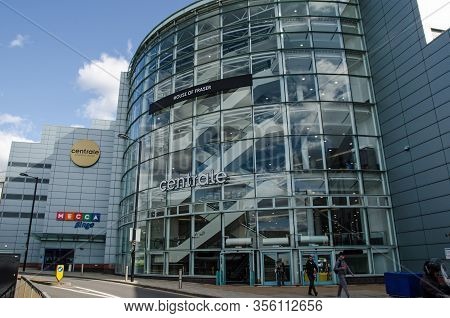 Croydon, Uk - October 2, 2019: Exterior Of The Centrale Shopping Centre In Croydon, South London.