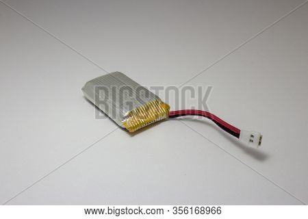 Lithium Polymer Battery, Or Lipo, Of 3.7 Volts And 600 Mah Capacity Used In Toys And Drones