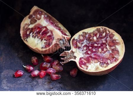 Natural Immunostimulant, Antioxidant, Pomegranate Ripe Organic Healthy Fruits And Seeds