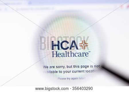 Los Angeles, California, Usa - 20 March 2020: Hca Healthcare Company Logo On Website Page Close-up O