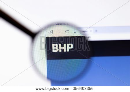 Los Angeles, California, Usa - 20 March 2020: Bhp Group Company Logo On Website Page Close-up On Scr