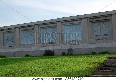 Quezon City, Ph-oct 4: Quezon Memorial Circle Shrine Art Sculpture On October 4, 2015 In Quezon City