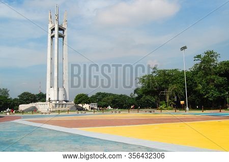 Quezon City, Ph-oct 4: Quezon Memorial Circle Shrine On October 4, 2015 In Quezon City, Philippines.