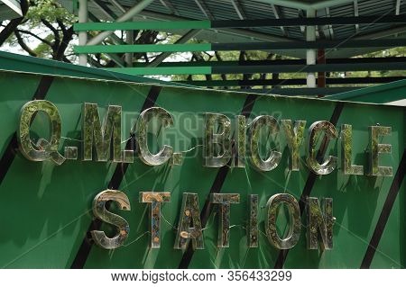 Quezon City, Ph-oct 4: Quezon Memorial Circle Bicycle Station Signage On October 4, 2015 In Quezon C