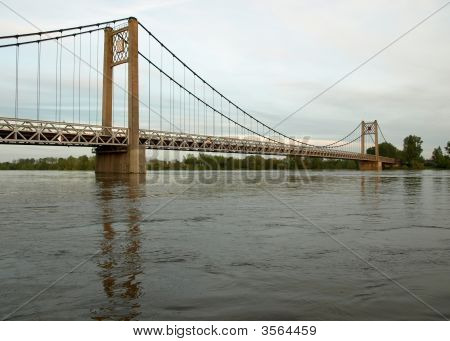 สะพานข้ามแม่น้ำลัวร์