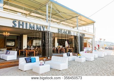 Shimmy Beach Club At The V&a Waterfront Harbor
