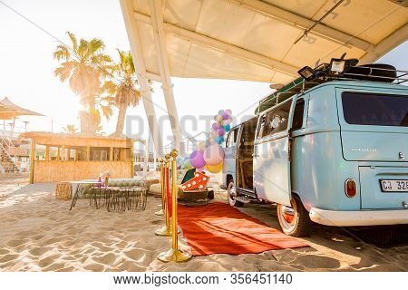 Shimmy Beach Club At The V&a Waterfront Harbor