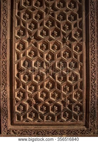 Close-up Of Qutub Minar, World Heritage Site,tallest Bricks Minaret Of The World, New Delhi, India