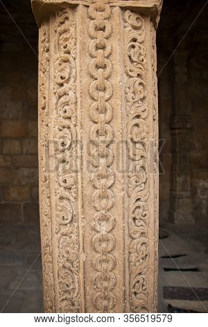 Close-up Of Piller Qutub Minar, World Heritage Site,tallest Bricks Minaret Of The World, New Delhi, 