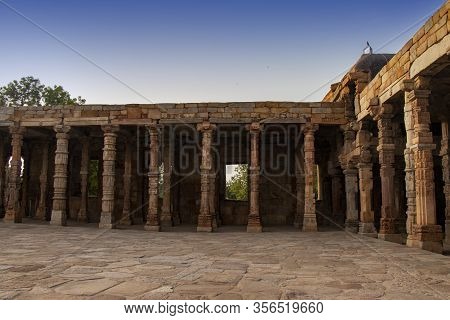 Amphitheater At Qutub Minar Campus, World Heritage Site,tallest Bricks Minaret Of The World, New Del