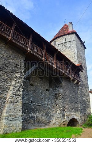 Tallinn, Estonia -september 18, 2015: The Wall Connecting Nunna, Sauna And Kuldjala Towers To Imagin
