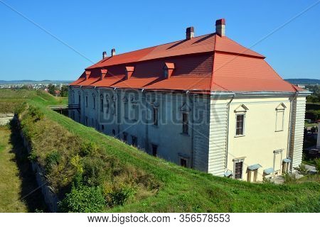 Zolochiv Ukraine 09 14 17:  Zolochiv Castle Is Comprised Of The Huge Rectangular Grand Palace And Th
