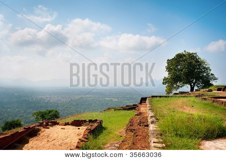 Sigiriya - paláce a pevnosti na skále