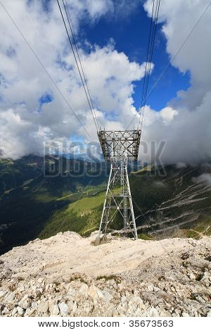 Cableway i Dolomitterne