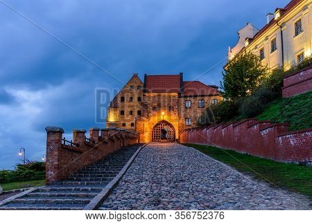 Sightseeing Of Poland. Cityscape Of Grudziadz, Beautiful Night View. Beautiful Architecture Of Grudz