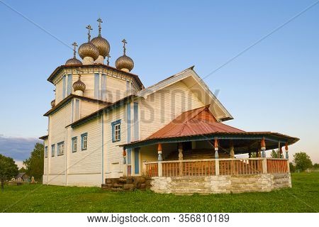Wooden Bogozvlenskaya Church On Lyadinsky Pogost Close-up On August Evening. Arhangelsk Region. Russ