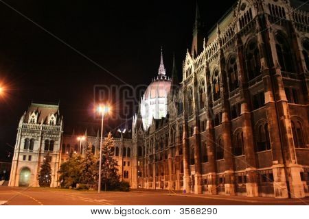 Macaristan Parlamentosu, Budapeşte, gece