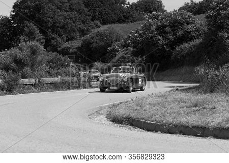 Pesaro Colle San Bartolo , Italy - May 17 - 2018 : Austin Healey 100/4 Bn2 1956 On An Old Racing Car