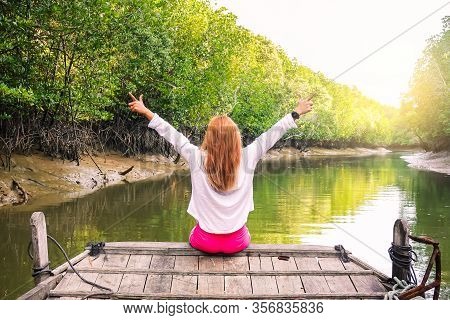 Travel Thailand. Young Tourist Woman/backpacker Sitting On The Front Of Long Tail Boat - Popular Tou