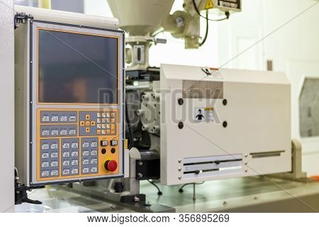 High Technology Plc Monitor Touch Screen And Many Push Button Control Panel Of Plastic Injection Hig