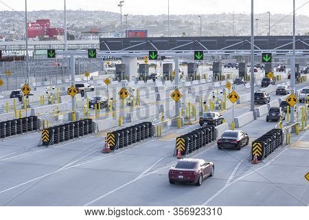 San Ysidro, California, Usa - March 20, 2020: Mexico Is Now Experiencing A Severe Reduction In Visit