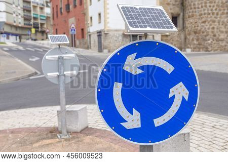 Roundabout Sign Powered By Solar Panel. Environmentally Friendly Traffic Signs