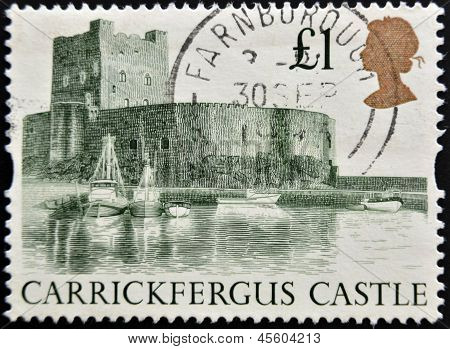 een stempel gedrukt in het Groot-Brittannië toont het kasteel van Carrickfergus