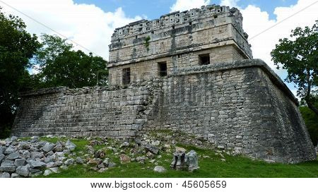 Berbat Chichen Itza