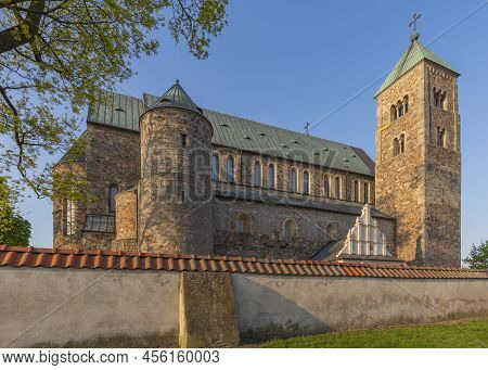 Tum Near Leczyca, Lodz Province, Poland - May 2, 2022: A Three-nave Oriented Church In Romanesque Ar