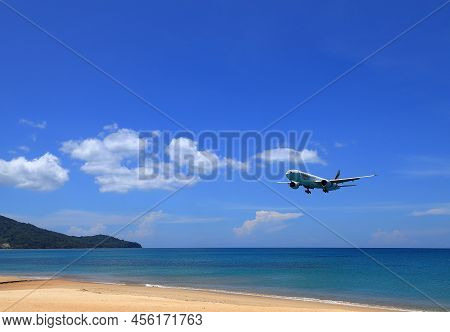 Puket Thailand - May 2022: Airliner Or Passenger Plane Emirates Boeing 777-300er Landing To Airport 