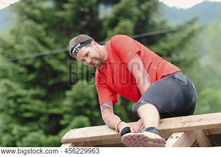 Encamp, Andorra : 2022 June 11 : Competitors Participate In The 2020 Spartan Race Obstacle Racing Ch