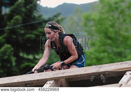 Encamp, Andorra : 2022 June 11 : Competitors Participate In The 2020 Spartan Race Obstacle Racing Ch