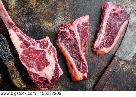 Raw Prime Beef Meat Dry Aged Steak Set, Tomahawk, T Bone Or Porterhouse And Club Steak , With Old Bu