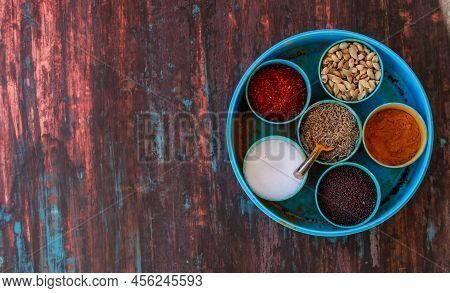Spice Box Indian Masala Dabba,indian Spice Box On Wooden,cardamom, Turmeric, Chilli Powder, Salt,mus