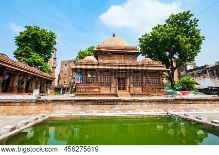 Rani Sipri Ki Masjid Mosque Is A Medieval Mosque In The City Of Ahmedabad, Gujarat State Of India