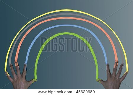 Mani arcobaleno di disegno.