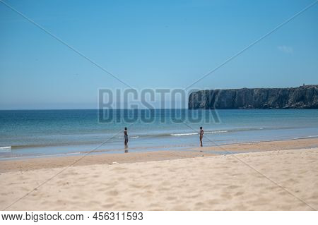 Sagres, Portugal. 2022 May 7. People In Praia Da Mareta In The Turistic City Of Sagres In The Algarv