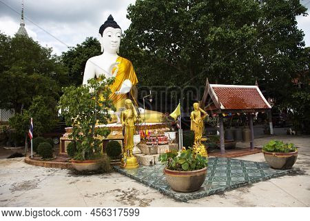Ancient Ruin Buddha Statues For Thai People Travelers Travel Visit And Respect Praying With Blessing