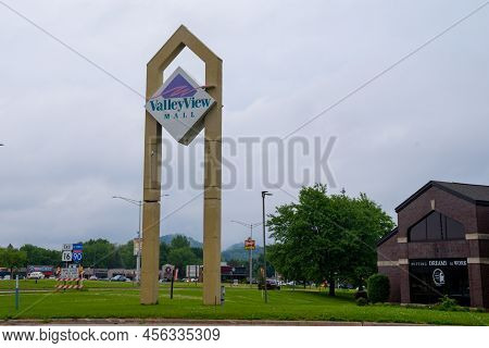 Lacrosse, Wisconsin - June 11, 2022: Sign And Logo For The Valley View Mall, A Shopping Center With 