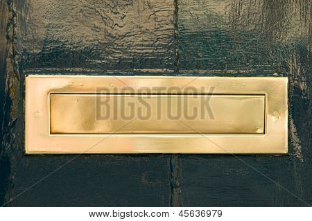 ปล่อยตัวอักษรทองเหลือง