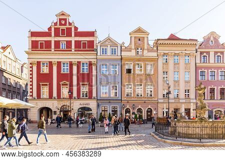 Poznan, Poland - 30 October, 2021: Beautiful Historical Architecture Houses On Stary Rynek - The Old