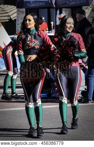 Scottsdale, Arizona, Usa - February 5, 2022: Cheer Leaders From The Arizona Coyotes Ice Hockey Team 