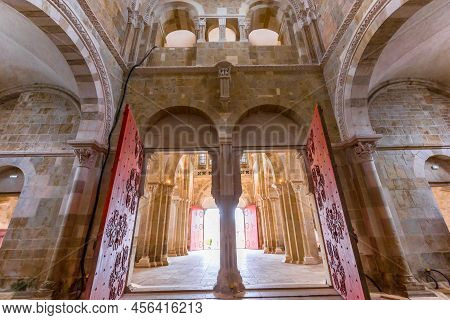 Saint Mary Magadalene Abbey, Vezelay, France, Interiors