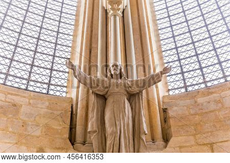 Saint Mary Magadalene Abbey, Vezelay, France, Interiors